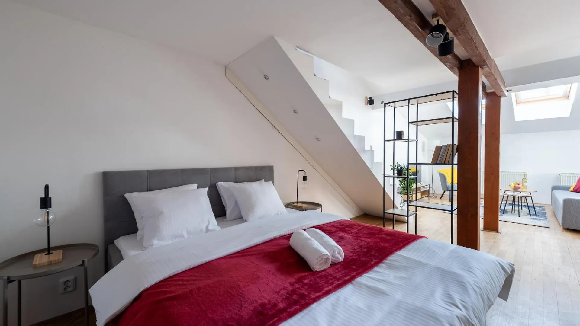 Apartment With Terrace In Prague Center